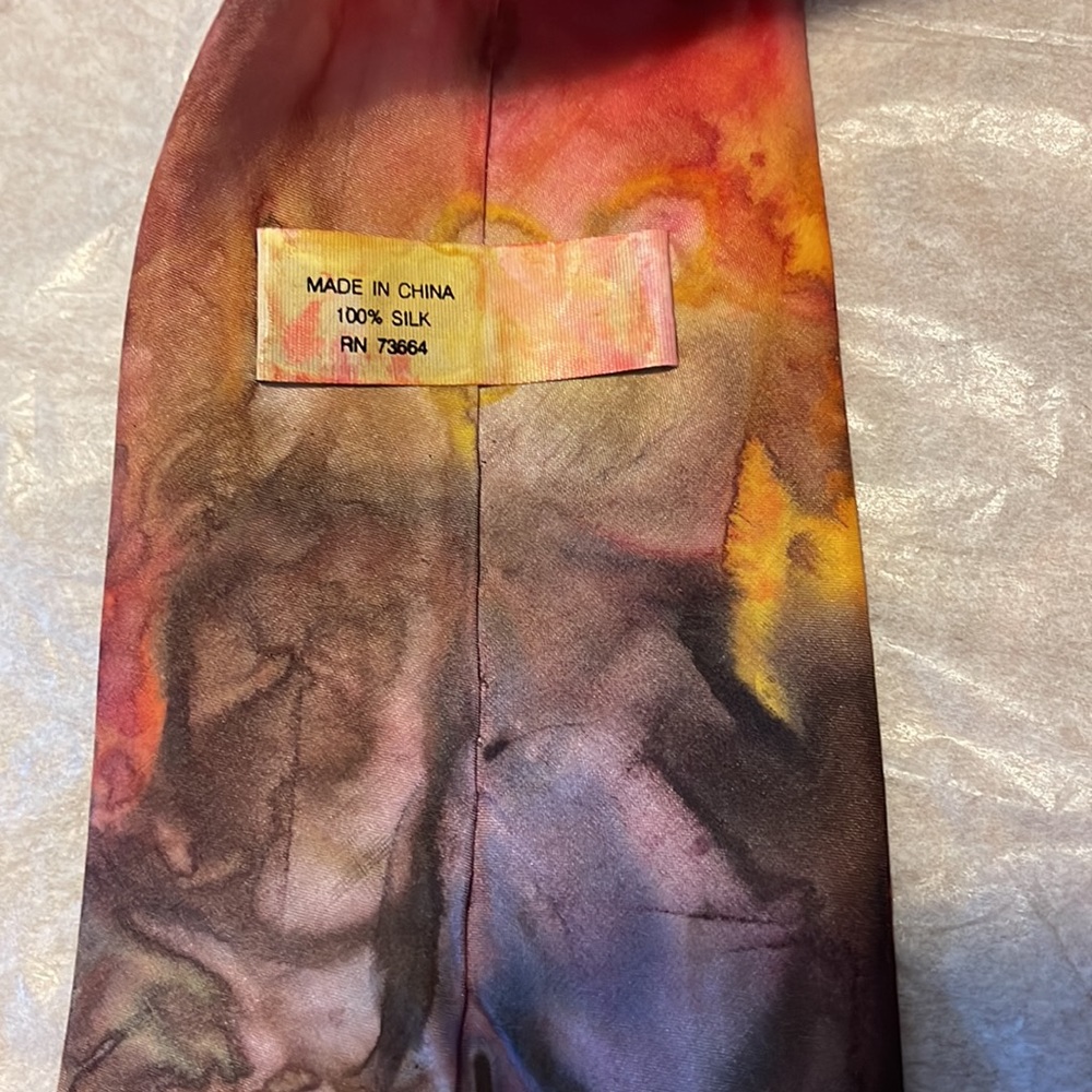 Used silk tie - Picture 4 of 8